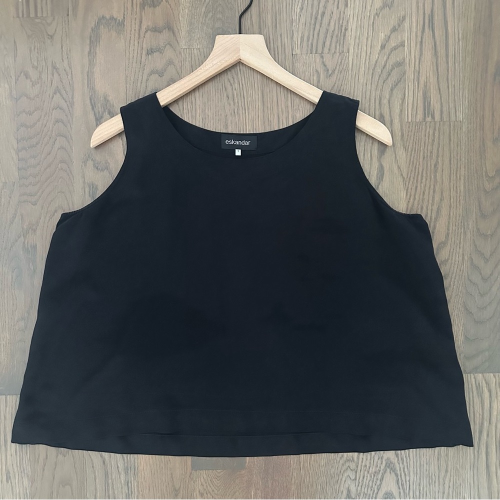 Eskandar Round Neck Sleeveless Boxy Fit 100% Silk Shell Tank in Black 1/Medium
